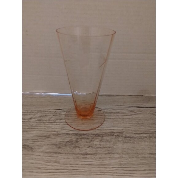 Vintage Pink Depression Glass Wine Glass With Etched Floral Design - Picture 2 of 4